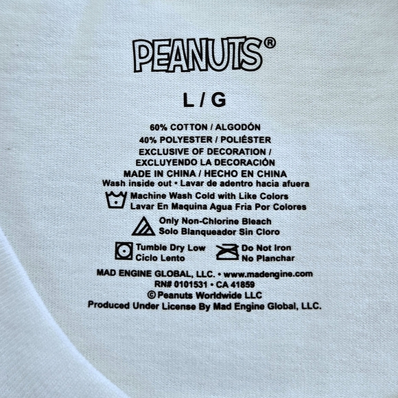 Peanuts🥜 Skateboarding🛹 Snoopy🐶 Graphic Tee👕 - NWOT - Picture 6 of 13